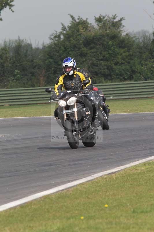 Motorcycle action photographs;Trackday digital images;event digital images;eventdigitalimages;no limits trackday;peter wileman photography;snetterton;snetterton circuit norfolk;snetterton photographs;trackday;trackday photos