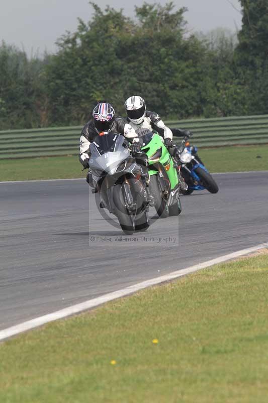 Motorcycle action photographs;Trackday digital images;event digital images;eventdigitalimages;no limits trackday;peter wileman photography;snetterton;snetterton circuit norfolk;snetterton photographs;trackday;trackday photos