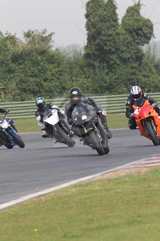 Motorcycle action photographs;Trackday digital images;event digital images;eventdigitalimages;no limits trackday;peter wileman photography;snetterton;snetterton circuit norfolk;snetterton photographs;trackday;trackday photos