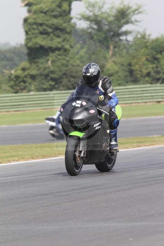 Motorcycle action photographs;Trackday digital images;event digital images;eventdigitalimages;no limits trackday;peter wileman photography;snetterton;snetterton circuit norfolk;snetterton photographs;trackday;trackday photos