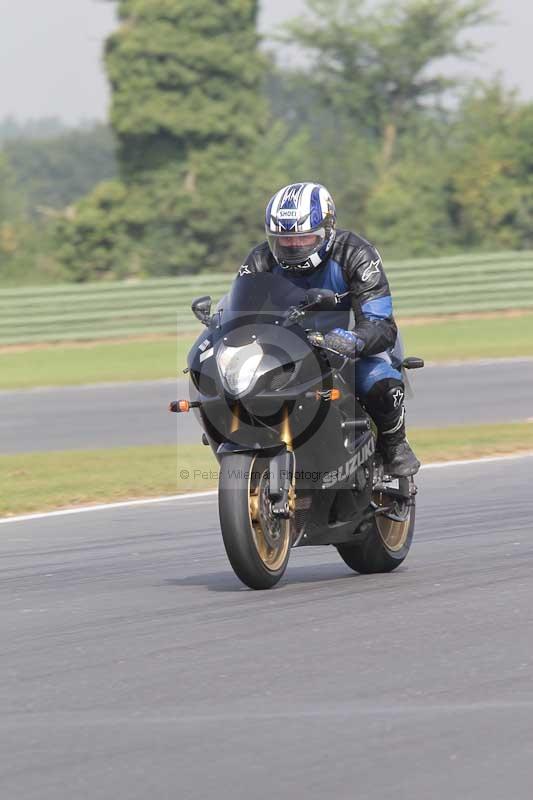 Motorcycle action photographs;Trackday digital images;event digital images;eventdigitalimages;no limits trackday;peter wileman photography;snetterton;snetterton circuit norfolk;snetterton photographs;trackday;trackday photos