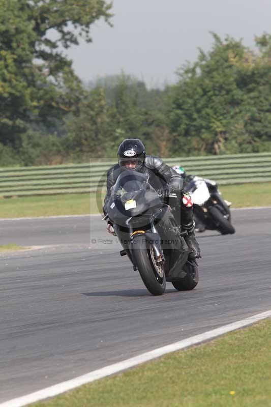 Motorcycle action photographs;Trackday digital images;event digital images;eventdigitalimages;no limits trackday;peter wileman photography;snetterton;snetterton circuit norfolk;snetterton photographs;trackday;trackday photos
