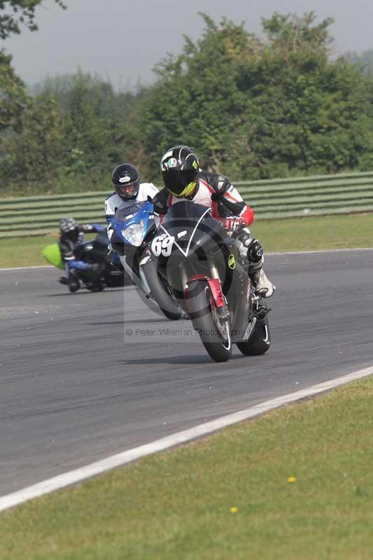 Motorcycle action photographs;Trackday digital images;event digital images;eventdigitalimages;no limits trackday;peter wileman photography;snetterton;snetterton circuit norfolk;snetterton photographs;trackday;trackday photos