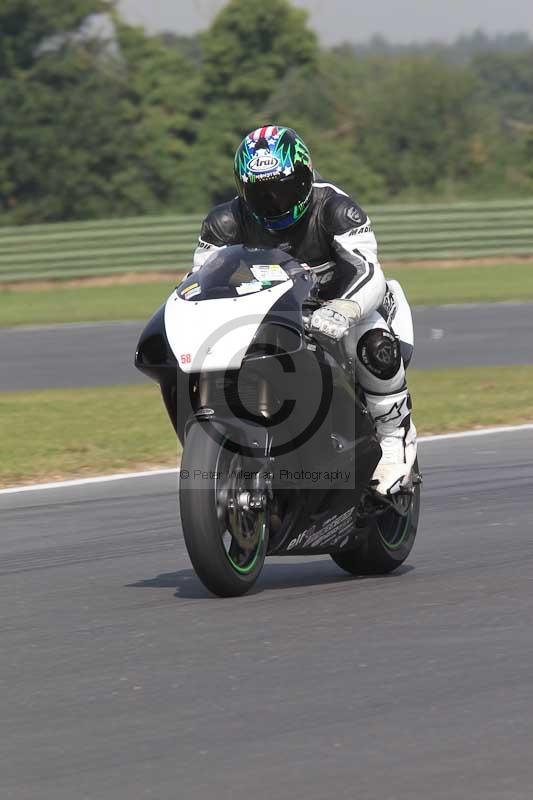 Motorcycle action photographs;Trackday digital images;event digital images;eventdigitalimages;no limits trackday;peter wileman photography;snetterton;snetterton circuit norfolk;snetterton photographs;trackday;trackday photos