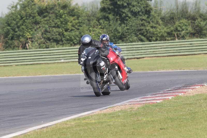 Motorcycle action photographs;Trackday digital images;event digital images;eventdigitalimages;no limits trackday;peter wileman photography;snetterton;snetterton circuit norfolk;snetterton photographs;trackday;trackday photos