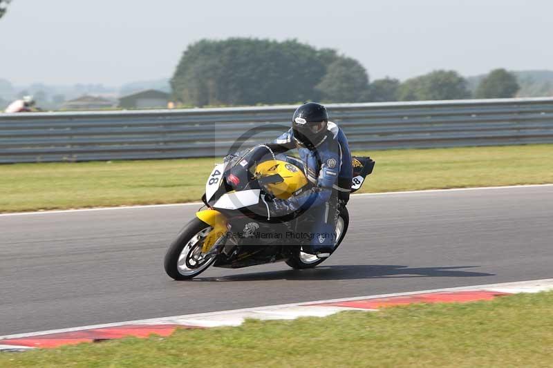 Motorcycle action photographs;Trackday digital images;event digital images;eventdigitalimages;no limits trackday;peter wileman photography;snetterton;snetterton circuit norfolk;snetterton photographs;trackday;trackday photos