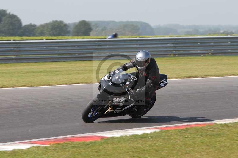 Motorcycle action photographs;Trackday digital images;event digital images;eventdigitalimages;no limits trackday;peter wileman photography;snetterton;snetterton circuit norfolk;snetterton photographs;trackday;trackday photos