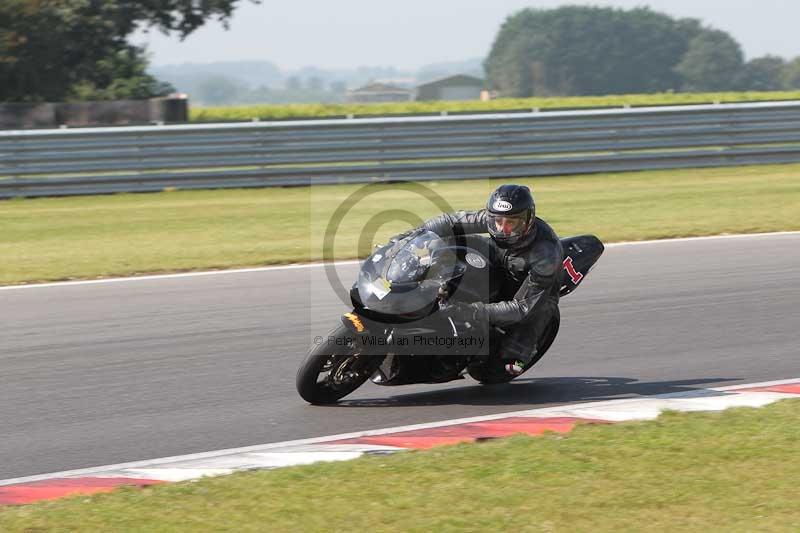 Motorcycle action photographs;Trackday digital images;event digital images;eventdigitalimages;no limits trackday;peter wileman photography;snetterton;snetterton circuit norfolk;snetterton photographs;trackday;trackday photos