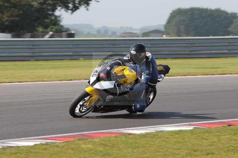 Motorcycle action photographs;Trackday digital images;event digital images;eventdigitalimages;no limits trackday;peter wileman photography;snetterton;snetterton circuit norfolk;snetterton photographs;trackday;trackday photos