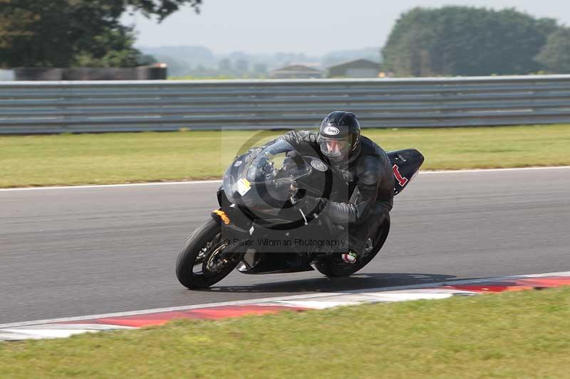 Motorcycle action photographs;Trackday digital images;event digital images;eventdigitalimages;no limits trackday;peter wileman photography;snetterton;snetterton circuit norfolk;snetterton photographs;trackday;trackday photos