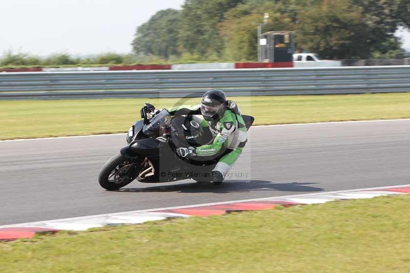 Motorcycle action photographs;Trackday digital images;event digital images;eventdigitalimages;no limits trackday;peter wileman photography;snetterton;snetterton circuit norfolk;snetterton photographs;trackday;trackday photos