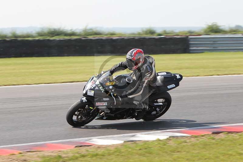Motorcycle action photographs;Trackday digital images;event digital images;eventdigitalimages;no limits trackday;peter wileman photography;snetterton;snetterton circuit norfolk;snetterton photographs;trackday;trackday photos