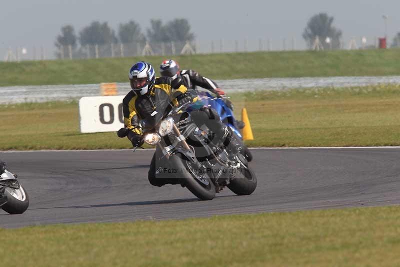 Motorcycle action photographs;Trackday digital images;event digital images;eventdigitalimages;no limits trackday;peter wileman photography;snetterton;snetterton circuit norfolk;snetterton photographs;trackday;trackday photos