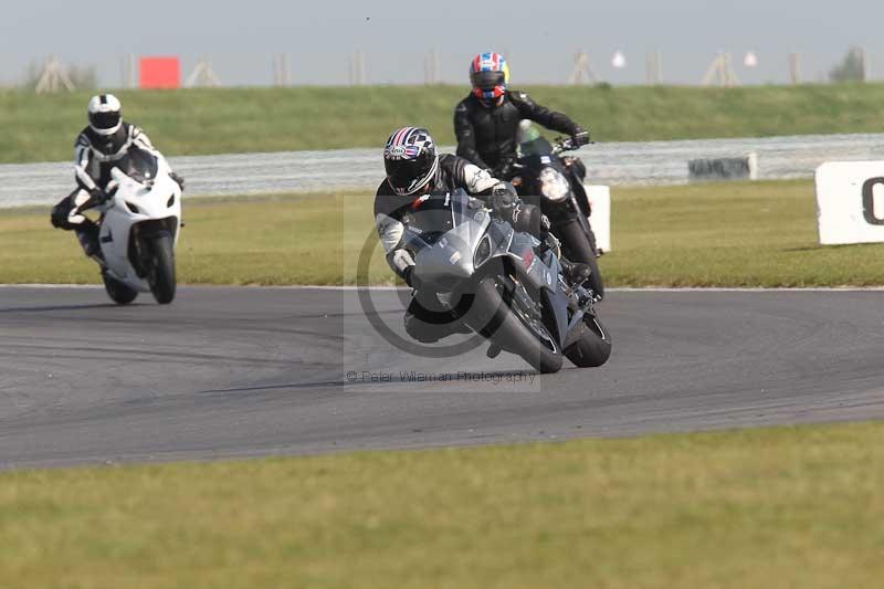 Motorcycle action photographs;Trackday digital images;event digital images;eventdigitalimages;no limits trackday;peter wileman photography;snetterton;snetterton circuit norfolk;snetterton photographs;trackday;trackday photos