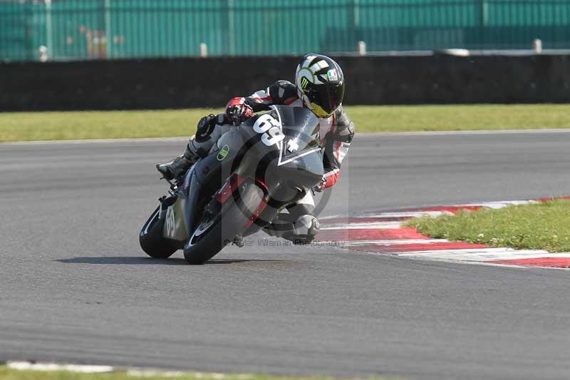 Motorcycle action photographs;Trackday digital images;event digital images;eventdigitalimages;no limits trackday;peter wileman photography;snetterton;snetterton circuit norfolk;snetterton photographs;trackday;trackday photos