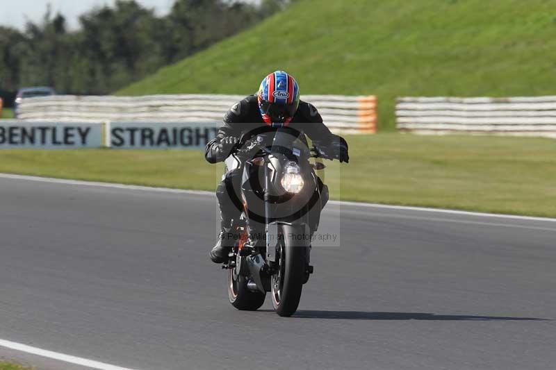 Motorcycle action photographs;Trackday digital images;event digital images;eventdigitalimages;no limits trackday;peter wileman photography;snetterton;snetterton circuit norfolk;snetterton photographs;trackday;trackday photos