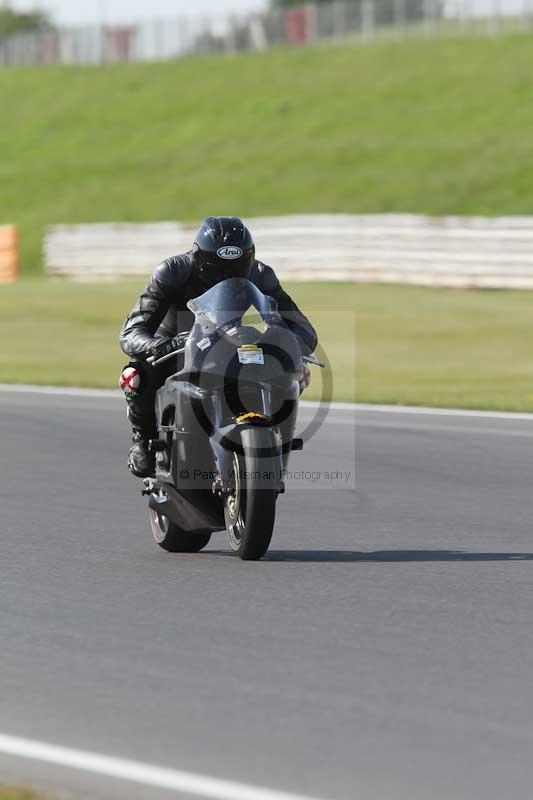 Motorcycle action photographs;Trackday digital images;event digital images;eventdigitalimages;no limits trackday;peter wileman photography;snetterton;snetterton circuit norfolk;snetterton photographs;trackday;trackday photos