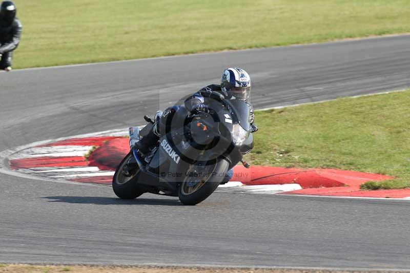 Motorcycle action photographs;Trackday digital images;event digital images;eventdigitalimages;no limits trackday;peter wileman photography;snetterton;snetterton circuit norfolk;snetterton photographs;trackday;trackday photos