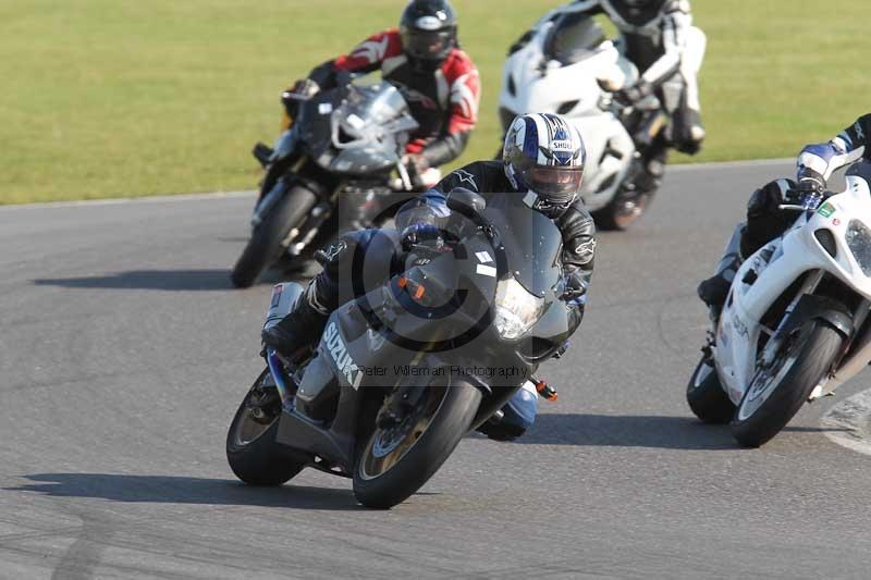 Motorcycle action photographs;Trackday digital images;event digital images;eventdigitalimages;no limits trackday;peter wileman photography;snetterton;snetterton circuit norfolk;snetterton photographs;trackday;trackday photos