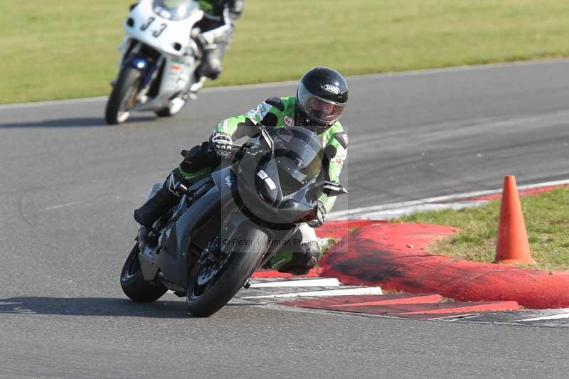 Motorcycle action photographs;Trackday digital images;event digital images;eventdigitalimages;no limits trackday;peter wileman photography;snetterton;snetterton circuit norfolk;snetterton photographs;trackday;trackday photos
