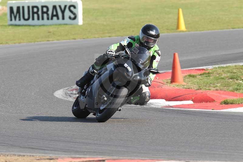 Motorcycle action photographs;Trackday digital images;event digital images;eventdigitalimages;no limits trackday;peter wileman photography;snetterton;snetterton circuit norfolk;snetterton photographs;trackday;trackday photos