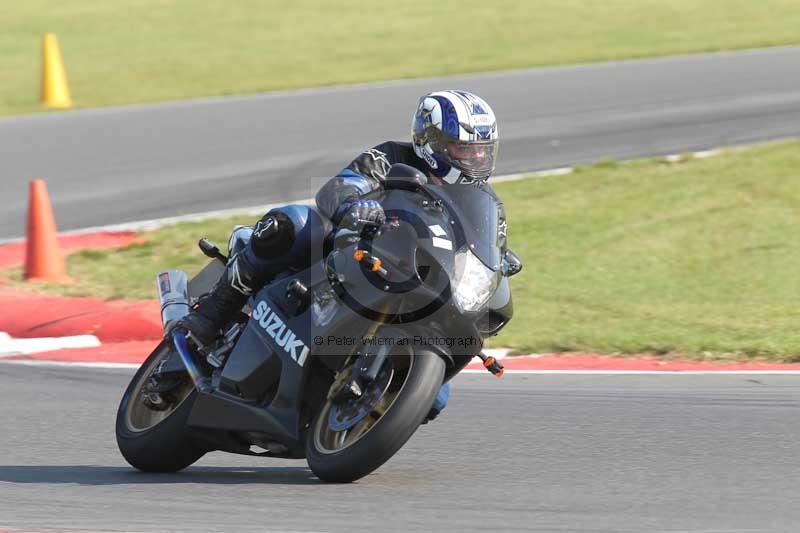 Motorcycle action photographs;Trackday digital images;event digital images;eventdigitalimages;no limits trackday;peter wileman photography;snetterton;snetterton circuit norfolk;snetterton photographs;trackday;trackday photos