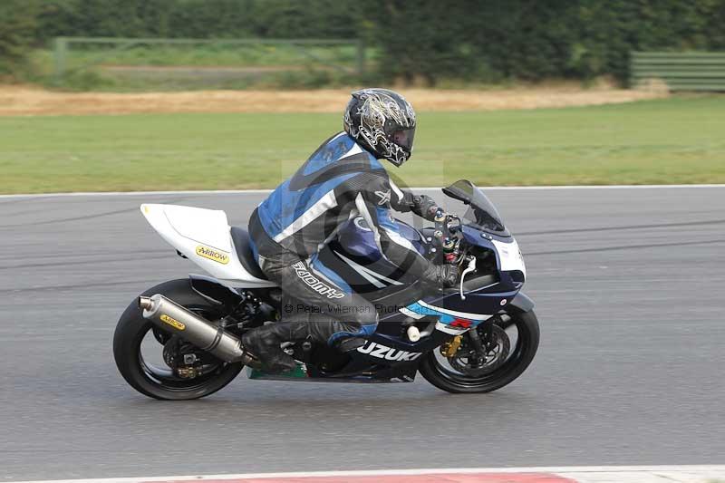 Motorcycle action photographs;Trackday digital images;event digital images;eventdigitalimages;no limits trackday;peter wileman photography;snetterton;snetterton circuit norfolk;snetterton photographs;trackday;trackday photos