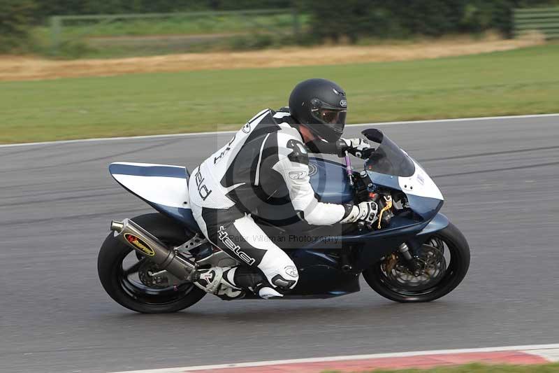 Motorcycle action photographs;Trackday digital images;event digital images;eventdigitalimages;no limits trackday;peter wileman photography;snetterton;snetterton circuit norfolk;snetterton photographs;trackday;trackday photos