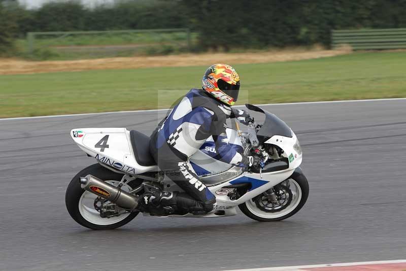 Motorcycle action photographs;Trackday digital images;event digital images;eventdigitalimages;no limits trackday;peter wileman photography;snetterton;snetterton circuit norfolk;snetterton photographs;trackday;trackday photos