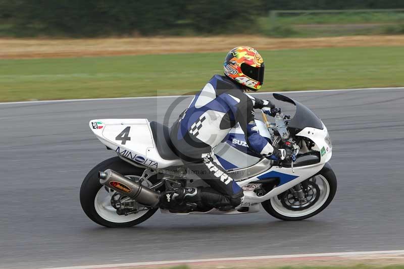 Motorcycle action photographs;Trackday digital images;event digital images;eventdigitalimages;no limits trackday;peter wileman photography;snetterton;snetterton circuit norfolk;snetterton photographs;trackday;trackday photos