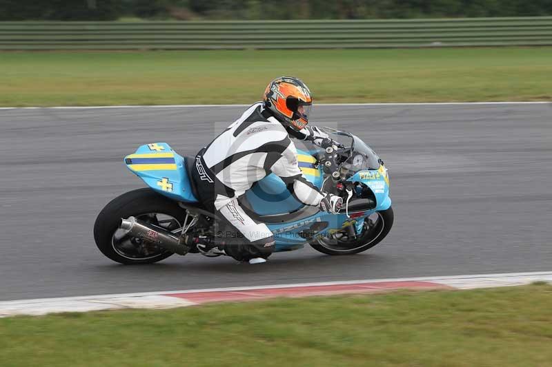 Motorcycle action photographs;Trackday digital images;event digital images;eventdigitalimages;no limits trackday;peter wileman photography;snetterton;snetterton circuit norfolk;snetterton photographs;trackday;trackday photos