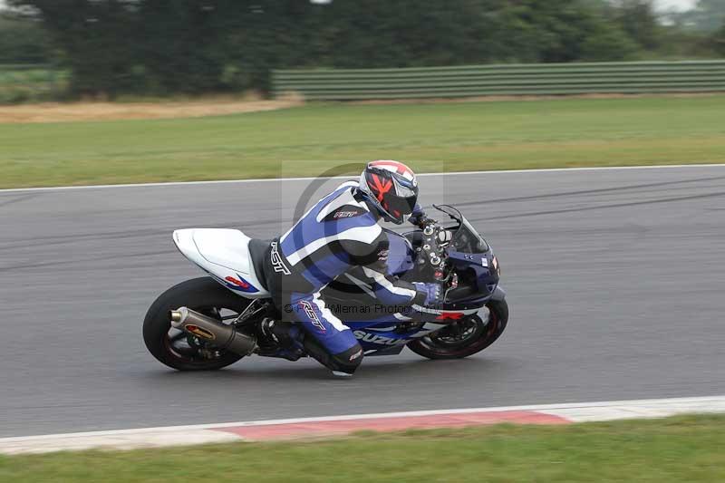 Motorcycle action photographs;Trackday digital images;event digital images;eventdigitalimages;no limits trackday;peter wileman photography;snetterton;snetterton circuit norfolk;snetterton photographs;trackday;trackday photos