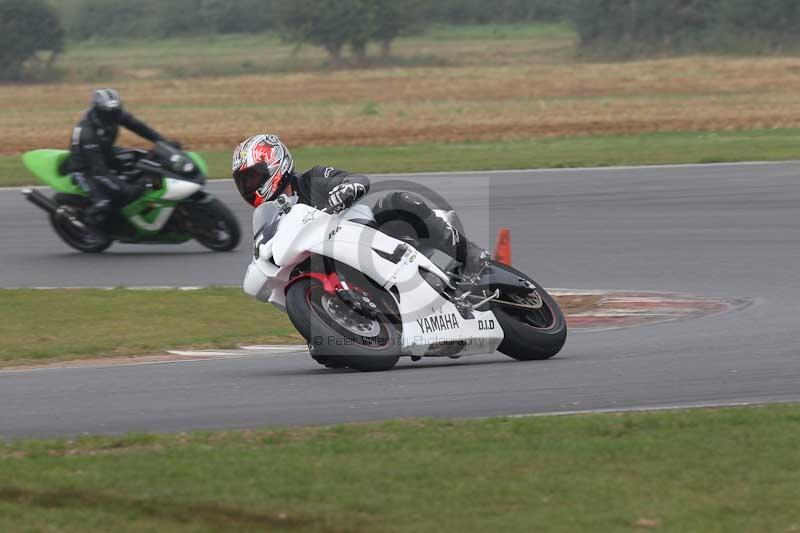 Motorcycle action photographs;Trackday digital images;event digital images;eventdigitalimages;no limits trackday;peter wileman photography;snetterton;snetterton circuit norfolk;snetterton photographs;trackday;trackday photos