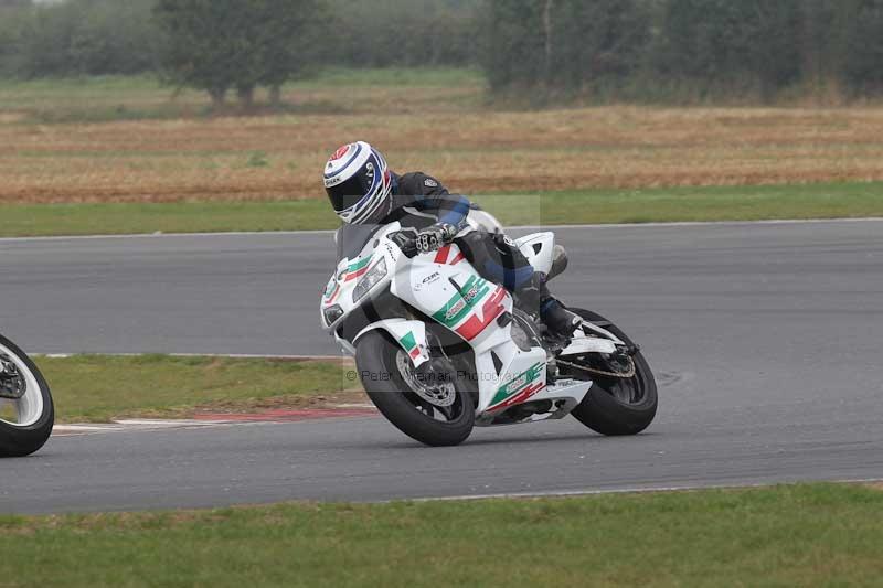 Motorcycle action photographs;Trackday digital images;event digital images;eventdigitalimages;no limits trackday;peter wileman photography;snetterton;snetterton circuit norfolk;snetterton photographs;trackday;trackday photos