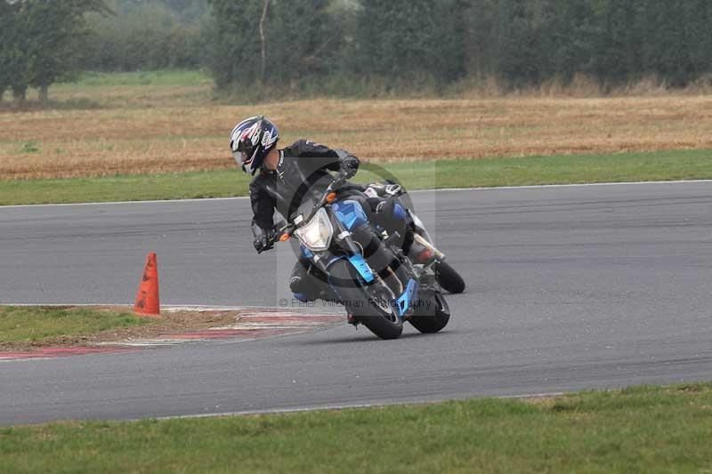 Motorcycle action photographs;Trackday digital images;event digital images;eventdigitalimages;no limits trackday;peter wileman photography;snetterton;snetterton circuit norfolk;snetterton photographs;trackday;trackday photos