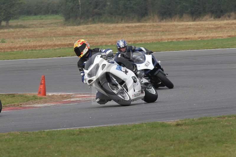 Motorcycle action photographs;Trackday digital images;event digital images;eventdigitalimages;no limits trackday;peter wileman photography;snetterton;snetterton circuit norfolk;snetterton photographs;trackday;trackday photos