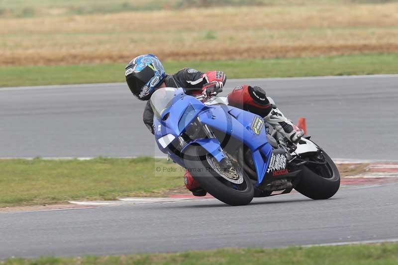 Motorcycle action photographs;Trackday digital images;event digital images;eventdigitalimages;no limits trackday;peter wileman photography;snetterton;snetterton circuit norfolk;snetterton photographs;trackday;trackday photos