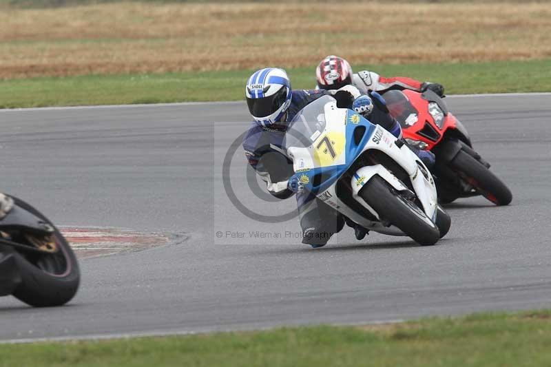 Motorcycle action photographs;Trackday digital images;event digital images;eventdigitalimages;no limits trackday;peter wileman photography;snetterton;snetterton circuit norfolk;snetterton photographs;trackday;trackday photos