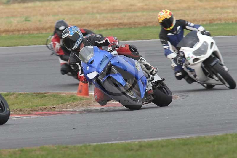 Motorcycle action photographs;Trackday digital images;event digital images;eventdigitalimages;no limits trackday;peter wileman photography;snetterton;snetterton circuit norfolk;snetterton photographs;trackday;trackday photos