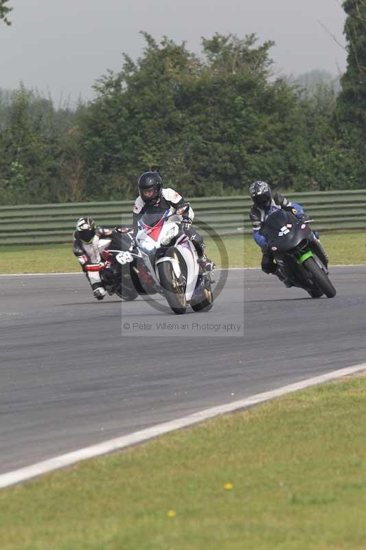 Motorcycle action photographs;Trackday digital images;event digital images;eventdigitalimages;no limits trackday;peter wileman photography;snetterton;snetterton circuit norfolk;snetterton photographs;trackday;trackday photos