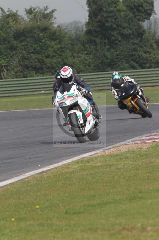 Motorcycle action photographs;Trackday digital images;event digital images;eventdigitalimages;no limits trackday;peter wileman photography;snetterton;snetterton circuit norfolk;snetterton photographs;trackday;trackday photos