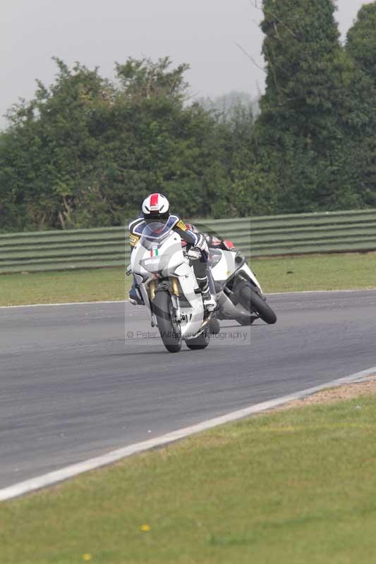 Motorcycle action photographs;Trackday digital images;event digital images;eventdigitalimages;no limits trackday;peter wileman photography;snetterton;snetterton circuit norfolk;snetterton photographs;trackday;trackday photos
