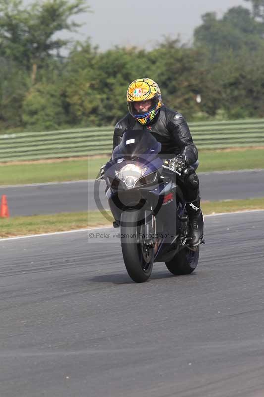 Motorcycle action photographs;Trackday digital images;event digital images;eventdigitalimages;no limits trackday;peter wileman photography;snetterton;snetterton circuit norfolk;snetterton photographs;trackday;trackday photos