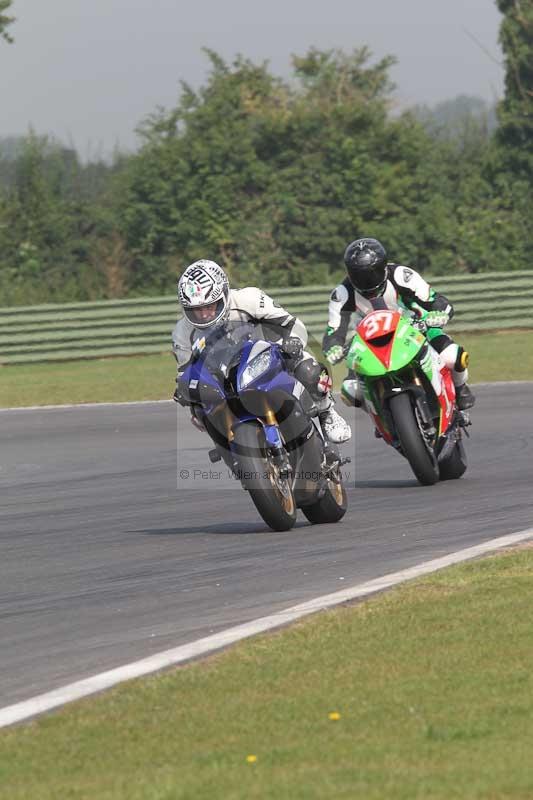 Motorcycle action photographs;Trackday digital images;event digital images;eventdigitalimages;no limits trackday;peter wileman photography;snetterton;snetterton circuit norfolk;snetterton photographs;trackday;trackday photos