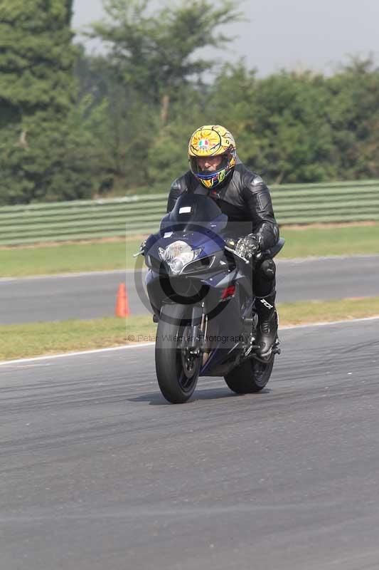 Motorcycle action photographs;Trackday digital images;event digital images;eventdigitalimages;no limits trackday;peter wileman photography;snetterton;snetterton circuit norfolk;snetterton photographs;trackday;trackday photos