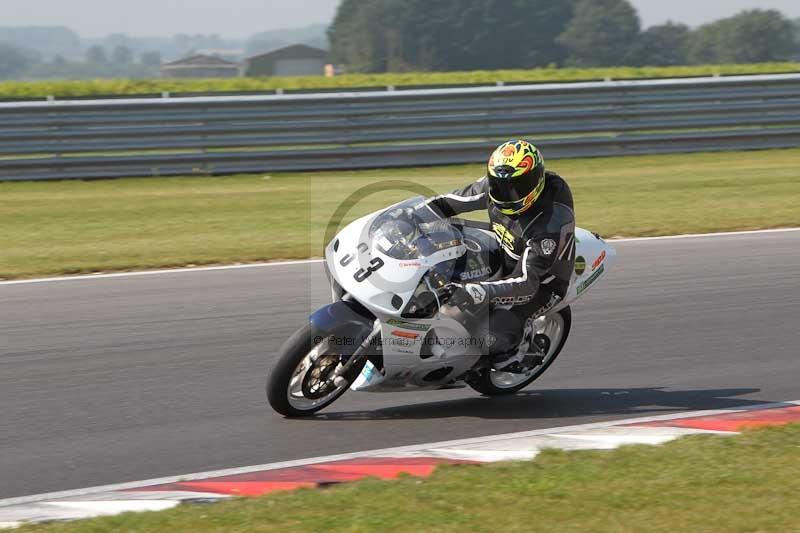 Motorcycle action photographs;Trackday digital images;event digital images;eventdigitalimages;no limits trackday;peter wileman photography;snetterton;snetterton circuit norfolk;snetterton photographs;trackday;trackday photos