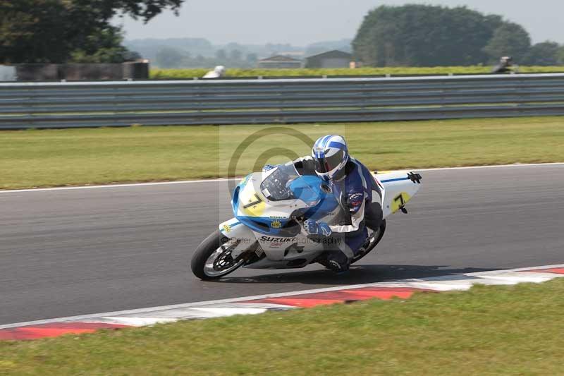 Motorcycle action photographs;Trackday digital images;event digital images;eventdigitalimages;no limits trackday;peter wileman photography;snetterton;snetterton circuit norfolk;snetterton photographs;trackday;trackday photos