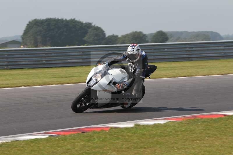 Motorcycle action photographs;Trackday digital images;event digital images;eventdigitalimages;no limits trackday;peter wileman photography;snetterton;snetterton circuit norfolk;snetterton photographs;trackday;trackday photos