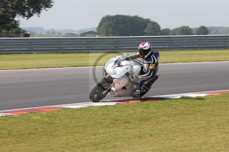 Motorcycle action photographs;Trackday digital images;event digital images;eventdigitalimages;no limits trackday;peter wileman photography;snetterton;snetterton circuit norfolk;snetterton photographs;trackday;trackday photos