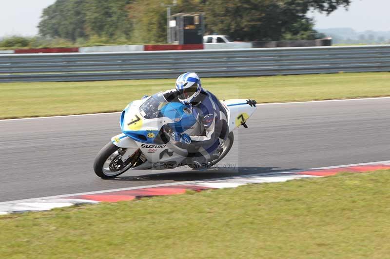 Motorcycle action photographs;Trackday digital images;event digital images;eventdigitalimages;no limits trackday;peter wileman photography;snetterton;snetterton circuit norfolk;snetterton photographs;trackday;trackday photos